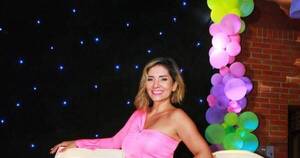 La Nación / Deisi Giménez cumplió 40 años y lo celebró con arte, show y mucho baile