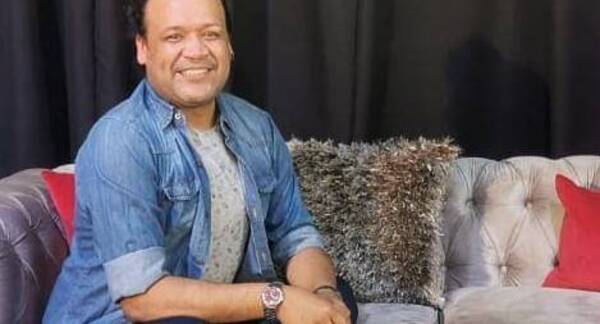 Crónica / Gustavo Cabaña prepara su regreso al teatro con "Sowelandia"