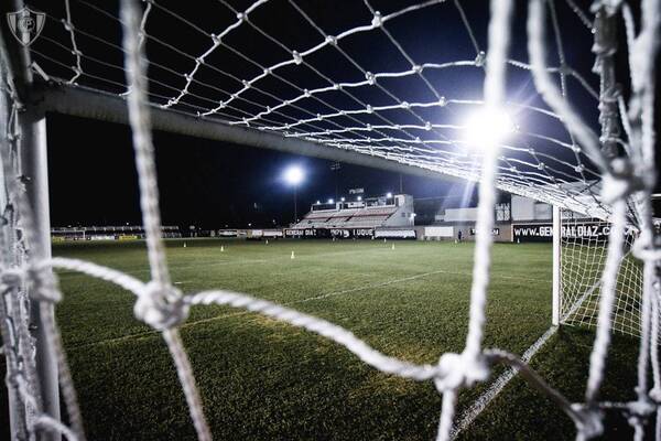 Crónica / Cancha de General Díaz está un desastre, ndaje