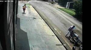 Motochorros asaltan y balean a un cobrador en cuadras de la comisaría de Luque •
