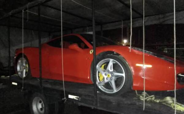 Crónica / Incautan en Argentina una Ferrari 458 con chapa paraguaya