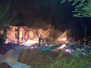 J. Eulogio Estigarribia: Una vivienda se incendia por la caída de un rayo