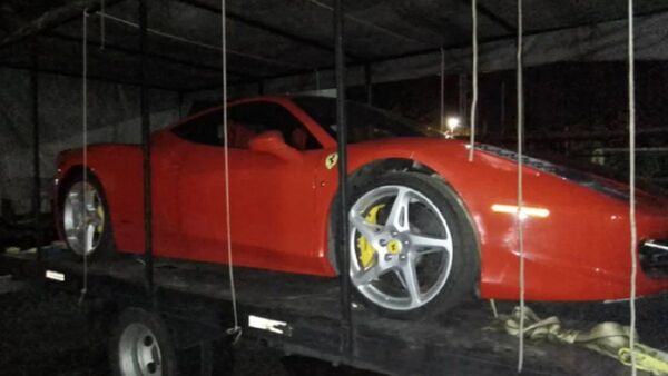 Un lujoso Ferrari con patente de Paraguay es incautado en Argentina
