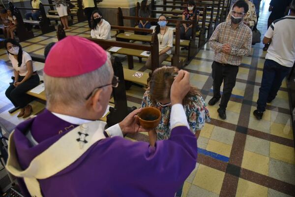 Comienza la Cuaresma con imposición de ceniza en todos los templos del país - Nacionales - ABC Color