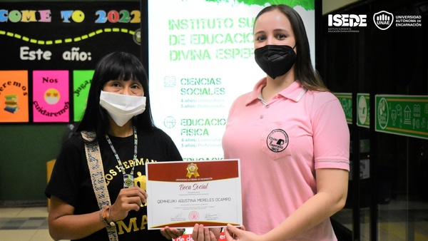 MAESTRA DE LA COMUNIDAD MAKA RECIBE BECA PARA LOGRAR UNA LICENCIATURA - Itapúa Noticias