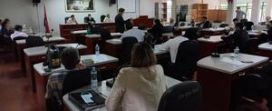 Sesionaron a oscuras: pésima instalación eléctrica en la Junta - La Clave