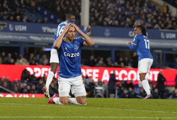 Everton suspende sus contratos con patrocinadores rusos - Fútbol Internacional - ABC Color