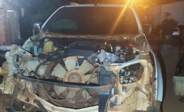 Camioneta que chocó y mató a motociclistas es hallada en un taller
