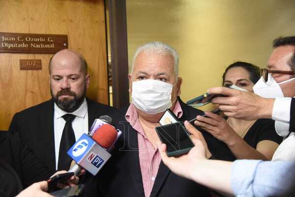Diario HOY | Abogado anuncia que presentará a Juan Carlos Ozorio ante la fiscalía