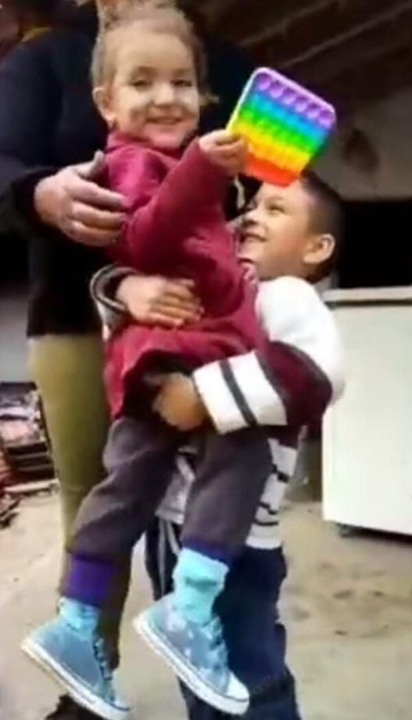 Niño salva a su hermana de 3 años de un incendio y se convierte en héroe - Nacionales - ABC Color
