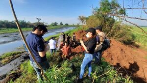 Caso Luz Dahiana: comitiva halla restos óseos en tajamar - Nacionales - ABC Color