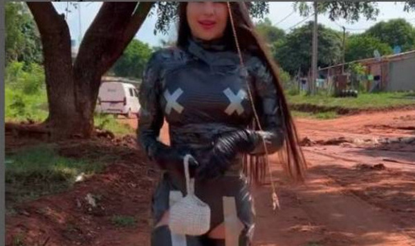 Crónica / ¡Laurys, por suba de combu, salió con ropa de hule!