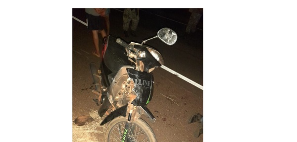 Hombre muere tras ser atropellado por una moto mientras cargaba combustible