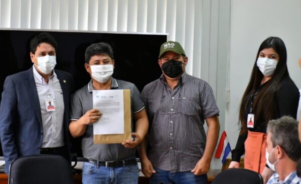 Entregan 32.000 lts de combustible para productores de 13 municipios
