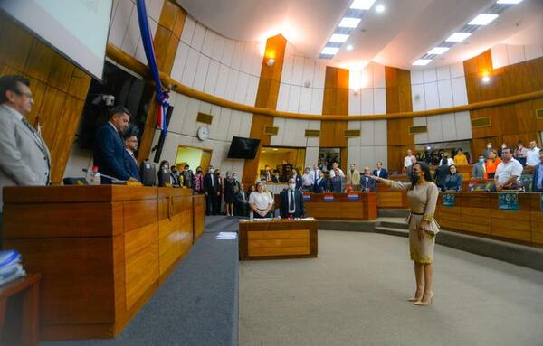 En reemplazo de Ozorio, Guadalupe Aveiro asume como nueva diputada