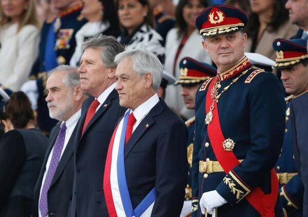 Renuncia comandante en jefe del ejército de Chile