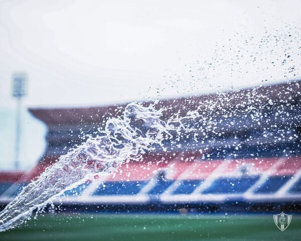 ¡AGUAnte Cerro, lekaja! Tranquilos, el estadio de Cerro sí tiene agua…