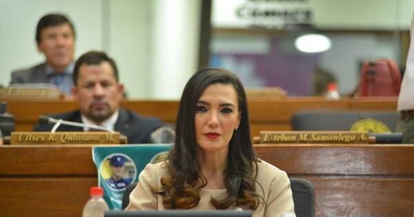 La Nación / Asume Guadalupe Aveiro en reemplazo de Ozorio
