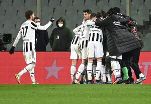 Un autogol del Fiorentina da la victoria al Juventus en el descuento - Fútbol Internacional - ABC Color
