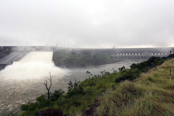 La capacidad de generación solar de Brasil ya supera a la hidroeléctrica de Itaipú - MarketData