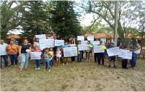 Padres de alumnos exigen al MEC devolver rubros que pertenecen a escuela - Nacionales - ABC Color