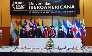UNIBE celebró graduación - Empresariales - ABC Color