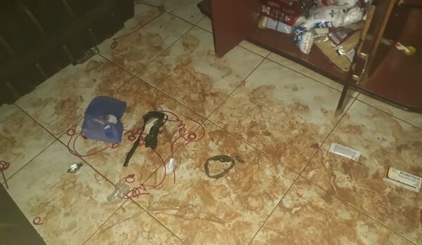 Maniatan a hombres para robar dinero y moto en San Alberto