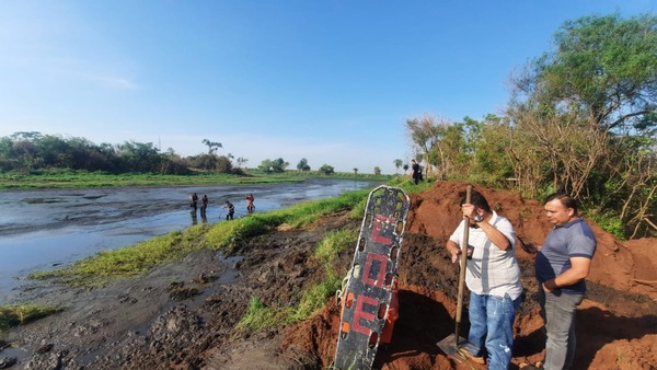Caso Dahiana: Testigo clave vio y reconoció a expareja de la joven arrojando bolsas a un tajamar - Megacadena — Últimas Noticias de Paraguay