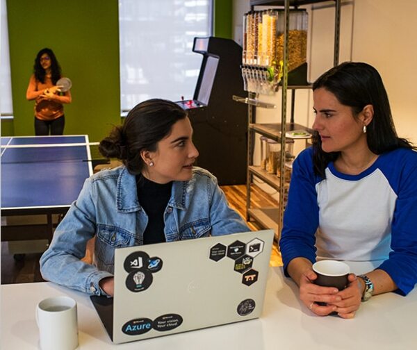 Microsoft dictará cursos gratuitos para mujeres tecnológicas