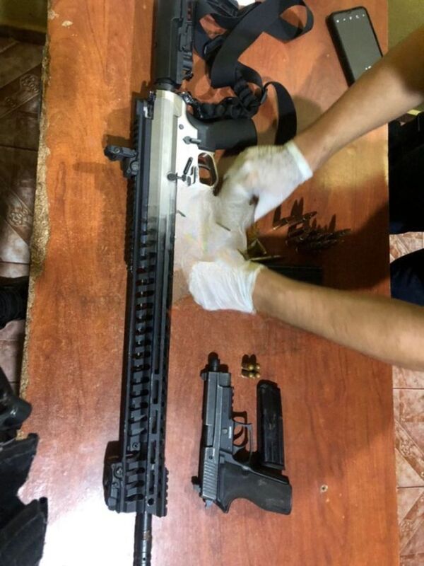 Exintendente cayó en una barrera policial con un fusil