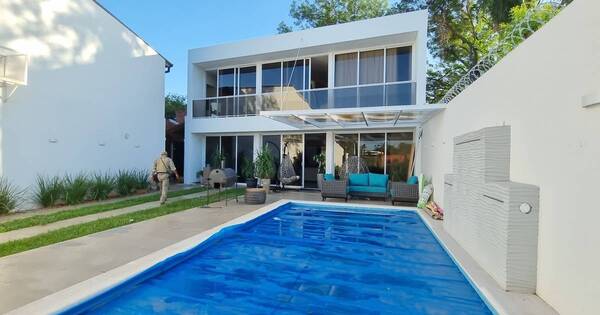 La Nación / A ultranza Py: allanan lujosa vivienda del clan Insfrán en Roque Alonso