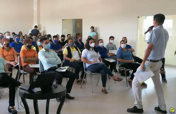 CAH ofreció charla sobre educación financiera a trabajadores de la Comampar •