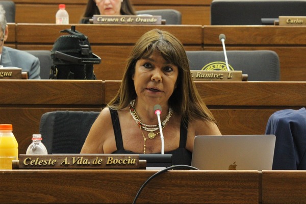 Diario HOY | Celeste Amarilla denuncia amenazas y acusa a funcionario de la SENAD de escuchas ilegales