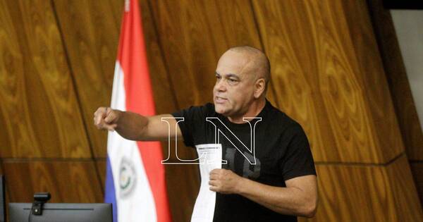 La Nación / Velázquez ofrecía en Diputados hasta “una turbina” de las binacionales, acusó Núñez