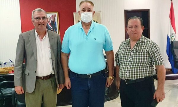 Gobernador acoge a escritores echados por Miguel Prieto