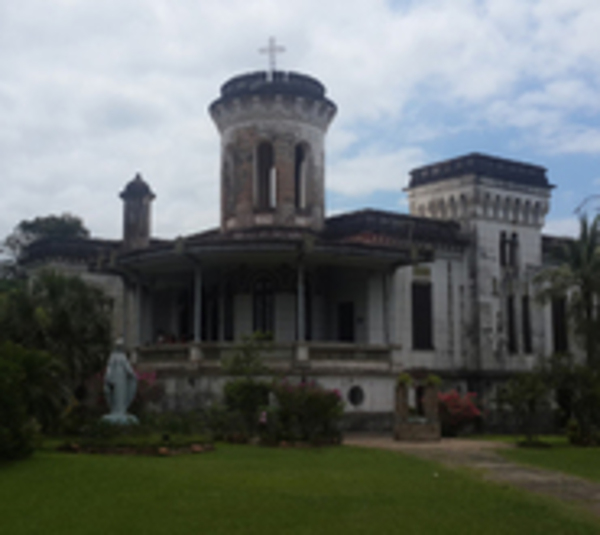 Un castillo sin igual, olvidado por el Estado - Paraguay.com