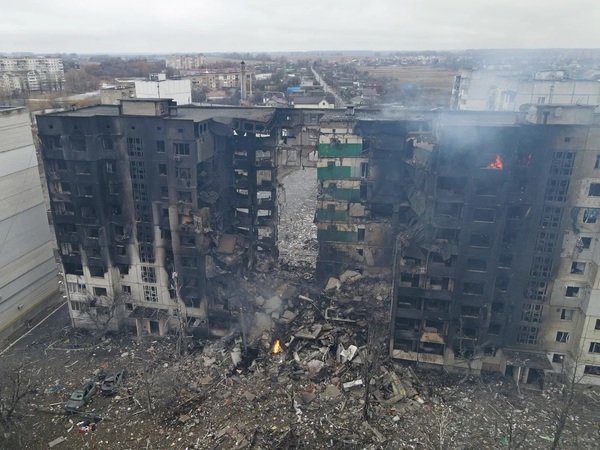 Crisis en Ucrania: Las impactantes fotos del ataque de Rusia contra zonas residenciales cerca de Kiev (Imágenes sensibles)