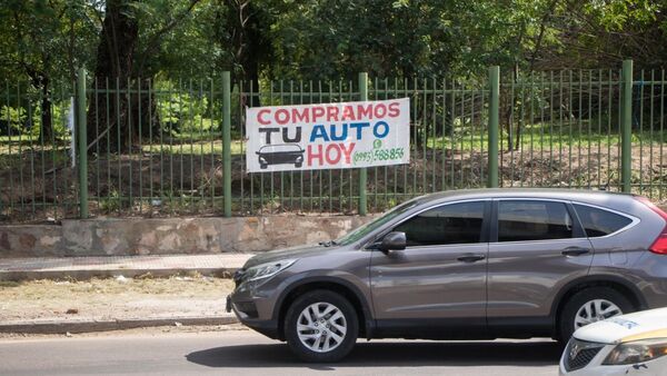 Venden sus autos por suba de combustible y deudas
