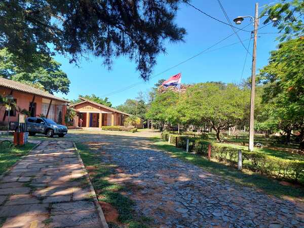 Colegio Saturio Ríos: Mucho gasto para ser saturiano/a » San Lorenzo PY