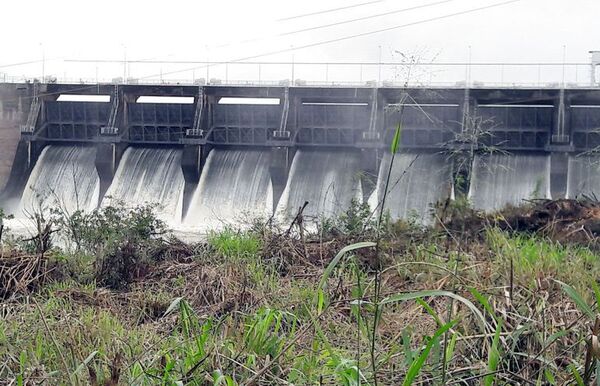 Proponen que Acaray compense a Alto Paraná por territorio inundado - ABC en el Este - ABC Color