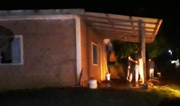 Encapuchados asaltan una casa y dejan maniatadas a sus víctimas - ABC en el Este - ABC Color