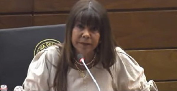 Amarilla a cartistas: “Yo vendía merienda escolar, ustedes venden drogas” - Noticiero Paraguay