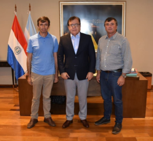 Para paliar efectos de la larga sequía, la EBY destina recursos a distritos de Ñeembucú - .::Agencia IP::.