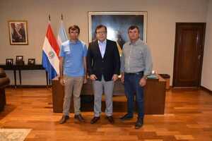 Distritos de Ñeembucú reciben ayuda de la EBY para paliar efectos de la larga sequía