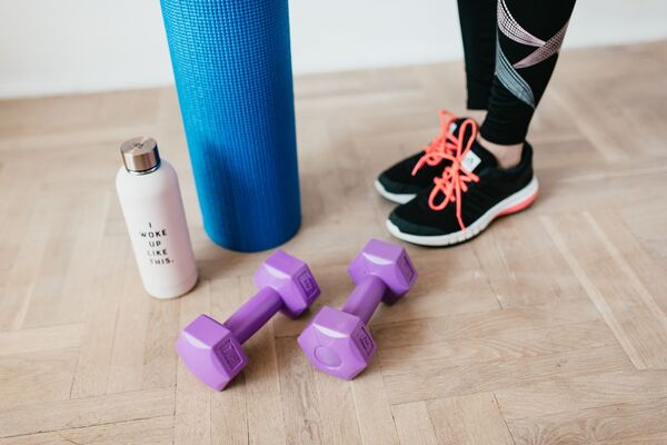 Cinco ejercicios para hacer en casa si no te gusta correr