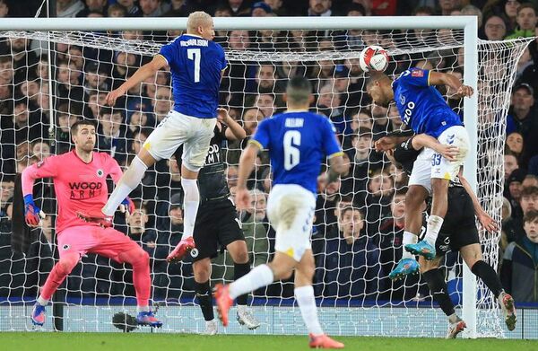 Salomón Rondón lleva al Everton a cuartos - Fútbol Internacional - ABC Color