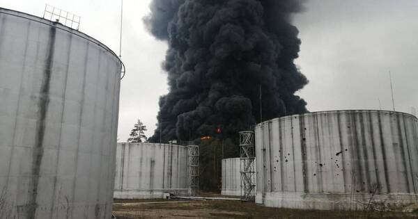 La Nación / Se incendia una planta nuclear de Ucrania tras bombardeo ruso