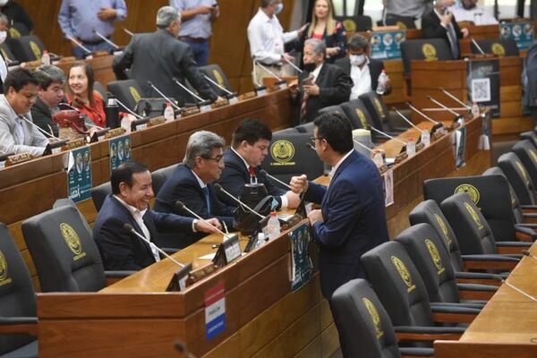 Oposición y Añetete se imponen a cartistas para cambiar reglamento y elegir autoridades