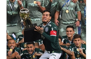 Gustavo Gómez es campeón de la Recopa Sudamericana con el Palmeiras