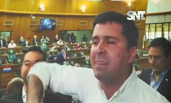 Sesión candente en Cámara Baja: Diputados a los gritos, eligieron nuevo presidente - SNT